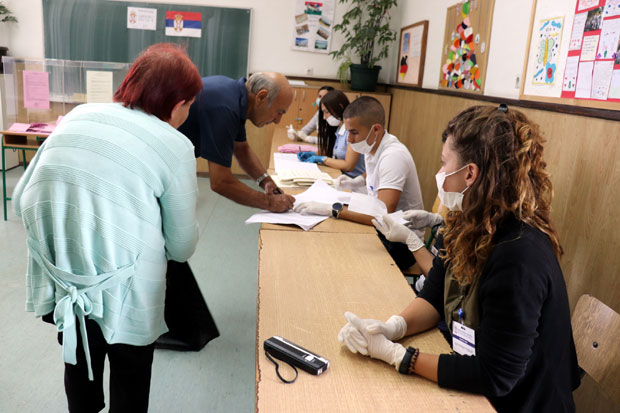 Нови ПРЕСЕК ИЗЛАЗНОСТИ: До 10 часова гласало 9,3 одсто бирача